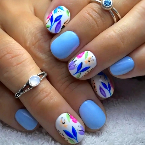 Press-on Reusable Nails in Blue Easter Floral - Picture 1 of 7